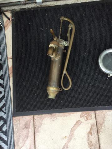 Te koop koperen waterpomp beschikbaar voor biedingen