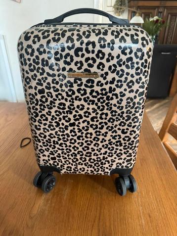 2 handbagage koffers beschikbaar voor biedingen