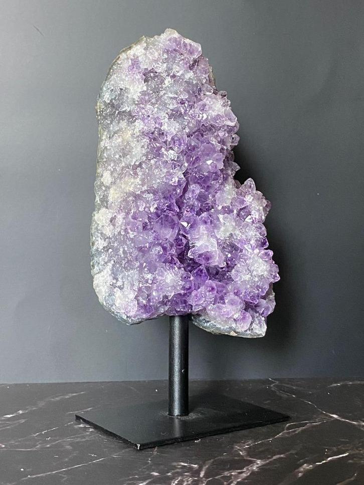 Amethist A++ Brazilië op standaard 19 cm GRATIS VERSTUREN, Verzamelen, Mineralen en Fossielen, Mineraal, Ophalen of Verzenden