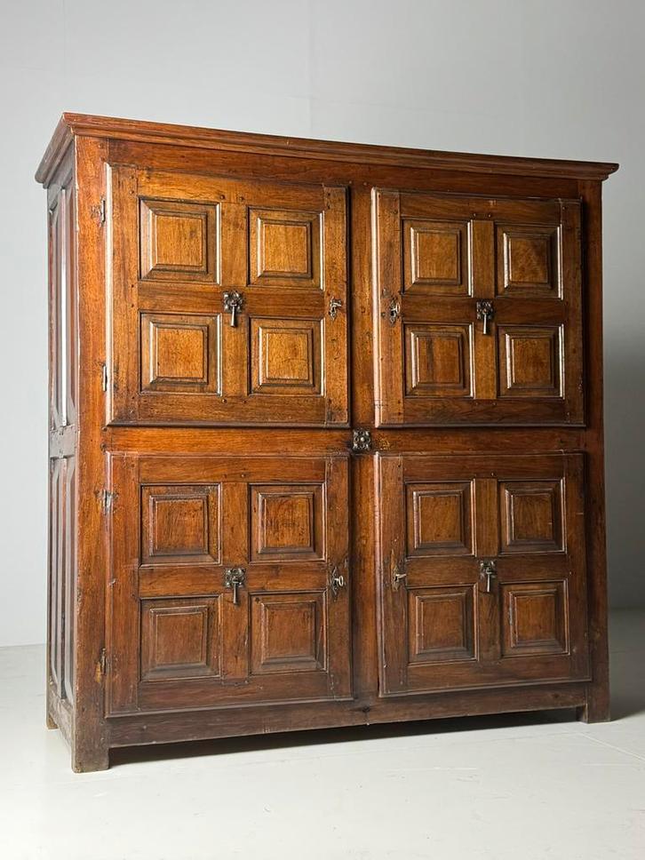 Spaanse kast ca. 1700 antiek, Antiek en Kunst, Antiek | Meubels | Kasten, Ophalen