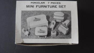 Porseleinen Mini Meubel Set - 7 Delig beschikbaar voor biedingen