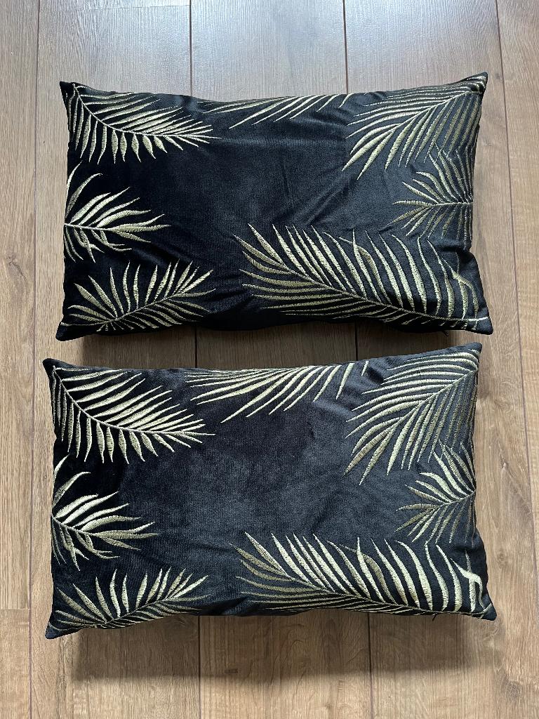 2x kussenhoes zwart goud 50x30, Ophalen of Verzenden, Zo goed als nieuw, Zwart, Rechthoekig