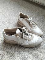 Damesschoenen, leer, Kleding | Dames, Schoenen, Ophalen of Verzenden, Gedragen, Beige, Sneakers of Gympen