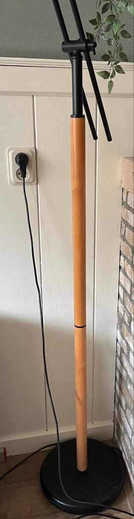 Sta lamp verstelbaar in licht velheid zwart met hout beschikbaar voor biedingen