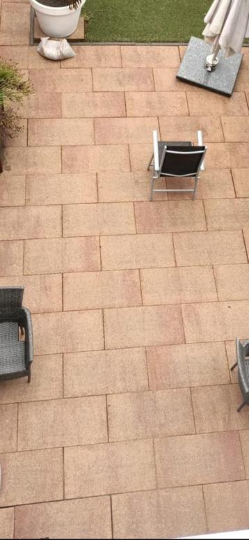 Tegels voor de tuin aangeboden beschikbaar voor biedingen