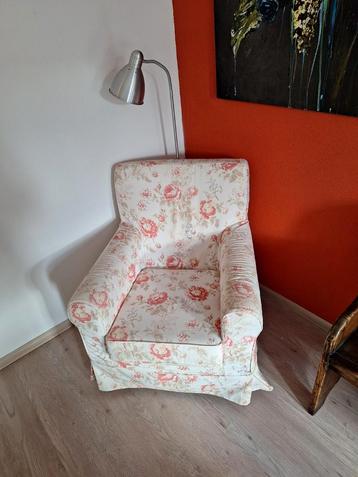 Gratis Fauteuil met Bloemetjesmotief beschikbaar voor biedingen