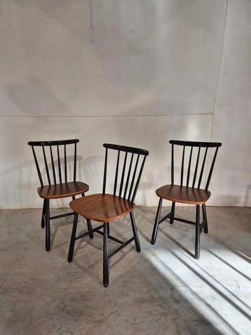 Set van 3 tapiovaari pastoe stijl spijlen stoelen vintage beschikbaar voor biedingen