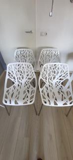 4 eetkamerstoelen te koop, 10 euro per stuk, Huis en Inrichting, Stoelen, Ophalen, Kunststof, Gebruikt, Wit