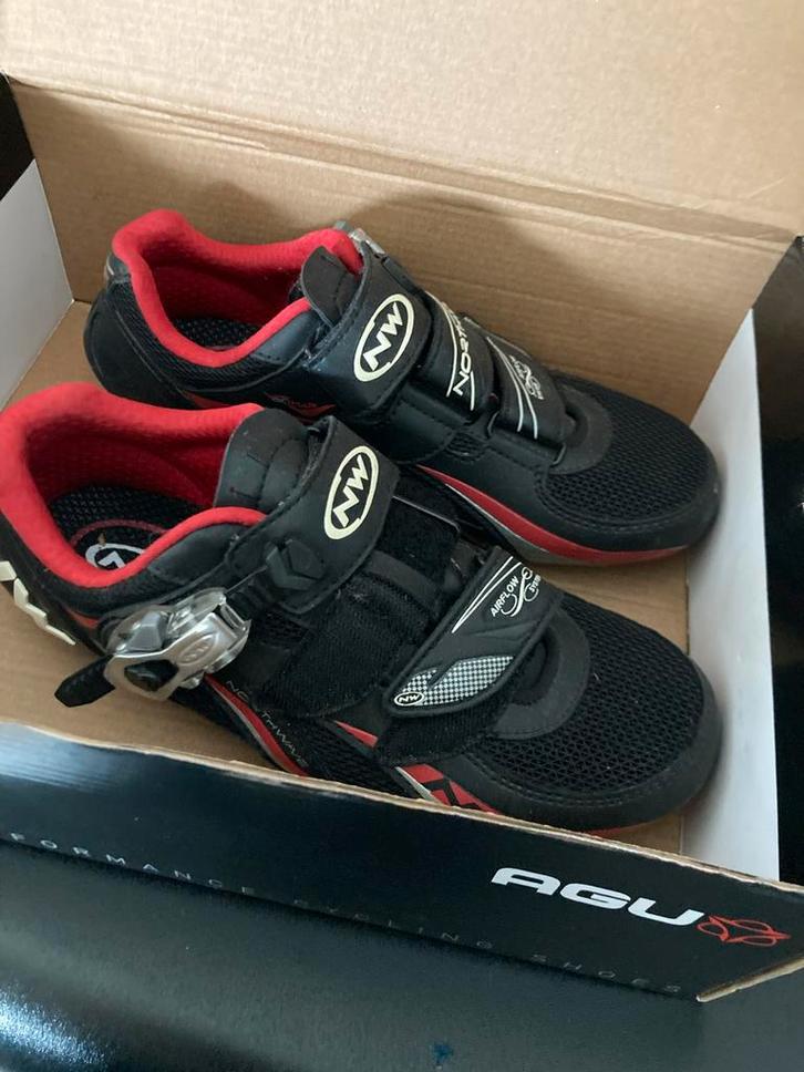 Fietschoenen - klikschoenen mt 39, Sport en Fitness, Wielrennen, Zo goed als nieuw, Kleding, Ophalen