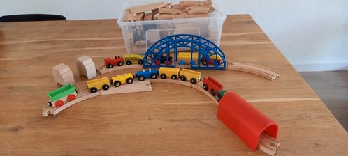Houten Treinset met Rails en Extra Treinen, Kinderen en Baby's, Speelgoed | Houten speelgoed, Gebruikt, Rij- of Hobbelspeelgoed