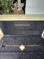 Van Cleef & Arpels Witgouden Ketting, Wit, Ophalen of Verzenden, Zo goed als nieuw, Met bedels of kralen