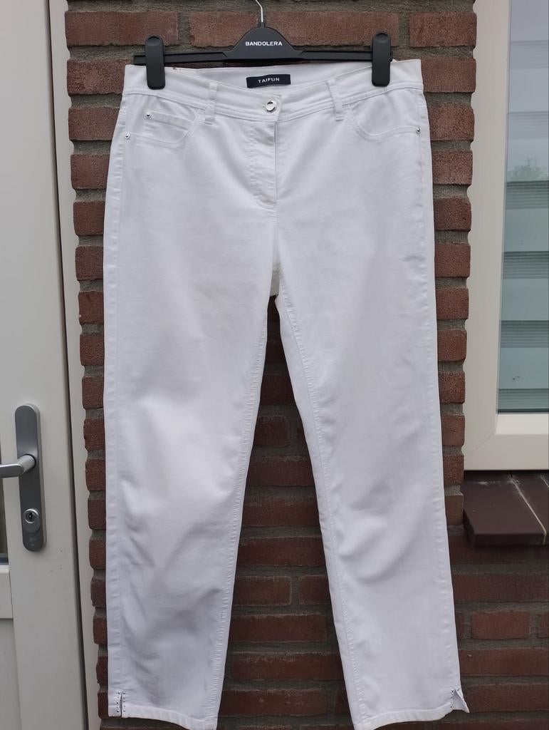 Prachtige witte broek van Taifun, 42 mooi bewerkt, Kleding | Dames, Verzenden, Wit, Maat 42/44 (L), Zo goed als nieuw