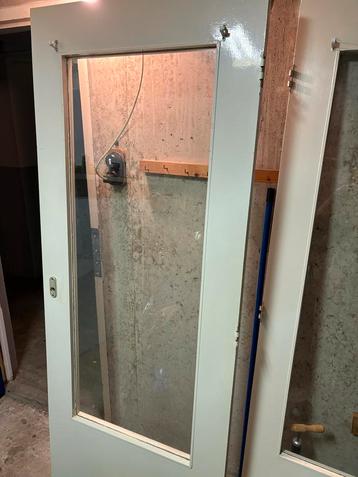 2 Deuren beschikbaar voor biedingen