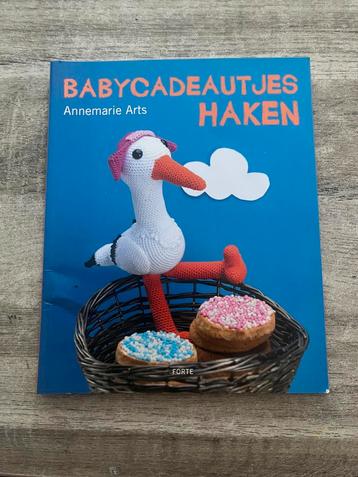 Annemarie Arts - Babycadeautjes haken haakboek beschikbaar voor biedingen