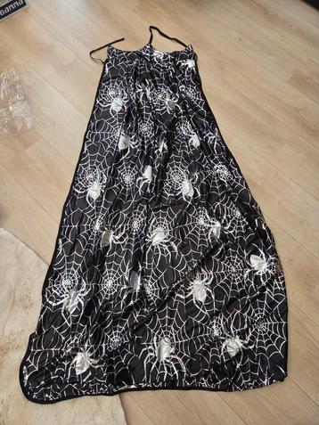 Halloween Spinnen "Cape" beschikbaar voor biedingen