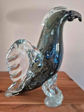 Mooie glazen vogel beschikbaar voor biedingen