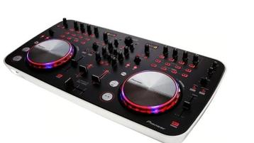 Pioneer DDJ Ergo zeer netjes met Decksaver beschikbaar voor biedingen