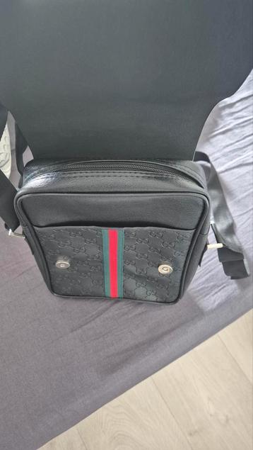 Gucci Schoudertas Zwart GG-Patroon beschikbaar voor biedingen