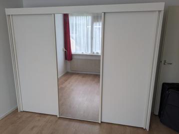 Kledingkast 248,5x60x200 cm, wit, schuifdeuren beschikbaar voor biedingen