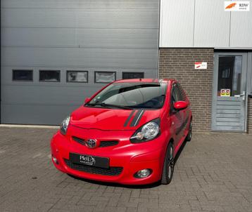 Toyota Aygo 1.0-12V Dynamic Navigator beschikbaar voor biedingen