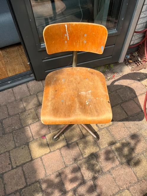 Industriële kruk, tekenstoel, kruk (friso kramer, ahrend), Huis en Inrichting, Stoelen, Gebruikt, Eén, Hout, Metaal, Ophalen