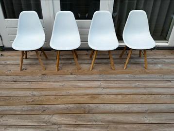 Stijlvolle Eames Model Lookalike Eetkamerstoel - Wit beschikbaar voor biedingen