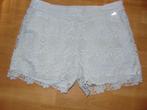 Hotpants met kant in prima staat, Maat 38/40 (M), Kort, Ophalen of Verzenden, Wit