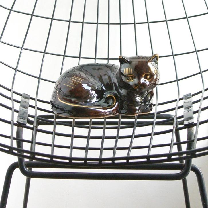 porselein KAT resting cat poes Hollywood Regency vintage, Verzamelen, Beelden en Beeldjes, Gebruikt, Dier, Ophalen of Verzenden