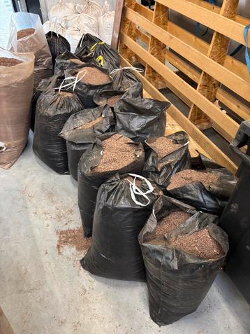 Notenhout Zaagsel beschikbaar voor biedingen