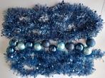 2 blauwe kerstslingers en 12 ballen., Ophalen of Verzenden, Zo goed als nieuw