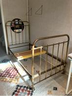 Koper kleur / goud antiek vintage spijlen bed 1 persoons, Ophalen
