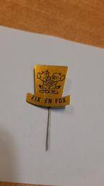 Fix en Fox speldje, Ophalen of Verzenden, Gebruikt, Figuurtje, Speldje of Pin