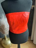 NA-KD gave rode imitatie leren strapless top mt 40 ZGAN, Kleding | Dames, Tops, Maat 38/40 (M), NA-KD, Ophalen of Verzenden, Zo goed als nieuw
