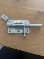 Schuifgrendels: 1 groot, 4 klein, Ophalen of Verzenden, Gebruikt, IJzer, Schuif of Grendel