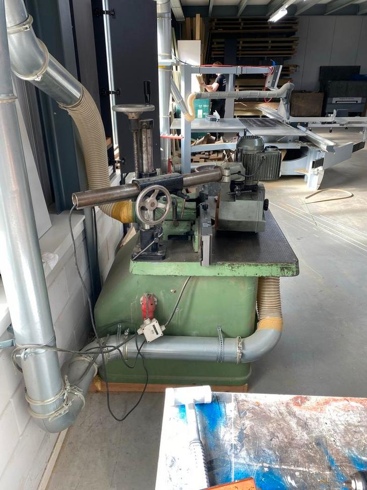 Stationaire freesmachine met doorvoerapparaat, Zakelijke goederen, Machines en Bouw | Houtbewerking, Ophalen