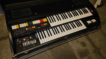 Elka X109 orgel in flightcase beschikbaar voor biedingen