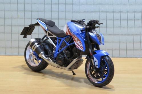 KTM 1290 Super Duke R Patriot 1:12 605102, Hobby en Vrije tijd, Modelauto's | 1:5 tot 1:12, Nieuw, Motor, 1:9 t/m 1:12, Ophalen of Verzenden