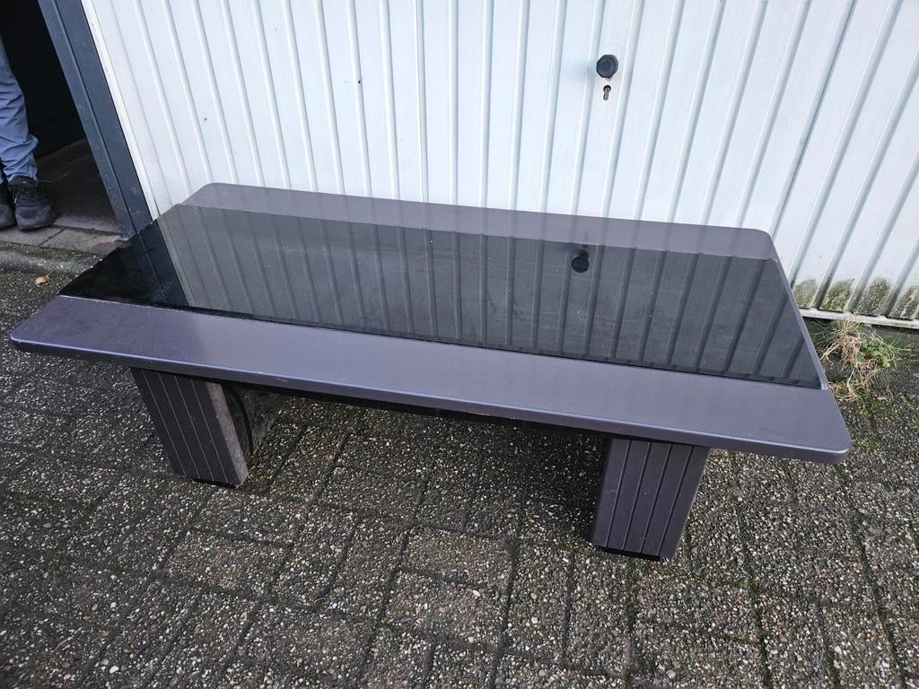 Stijlvolle salontafel met glazen blad, Huis en Inrichting, Tafels | Salontafels, Gebruikt, Ophalen of Verzenden, Glas, Modern