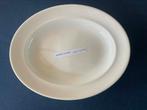 Wedgwood Queens ware ( plain) ovale schaal plat 27.2x 21.8, Huis en Inrichting, Keuken | Servies, Ophalen of Verzenden, Wedgwood
