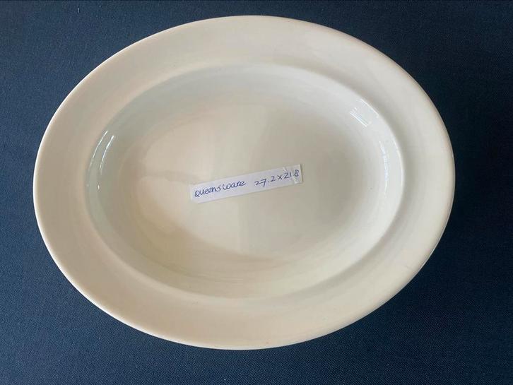 Wedgwood Queens ware ( plain) ovale schaal plat 27.2x 21.8, Huis en Inrichting, Keuken | Servies, Zo goed als nieuw, Schaal of Schalen