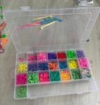 Doos met loom, bedeltjes en meer, Hobby en Vrije tijd, Kralen en Sieraden maken, Ophalen of Verzenden, Zo goed als nieuw