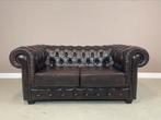 Originele Engelse Chesterfield 2 zits bank zo goed als nieuw, Huis en Inrichting, Banken | Sofa's en Chaises Longues, Ophalen