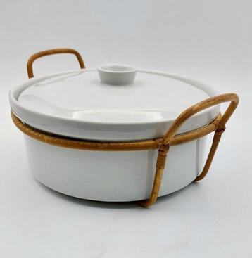 Arabia Kilta  dekschaal rotan drager Kaj Franck Finland 60's beschikbaar voor biedingen