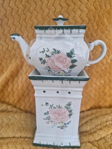 Theepotje of potpourri warmer beschikbaar voor biedingen