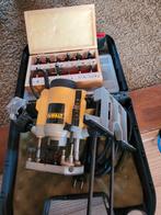 Dewalt  bovenfrees met exstra frezen ., Doe-het-zelf en Verbouw, Gereedschap | Freesmachines, Ophalen, DeWalt, Zo goed als nieuw