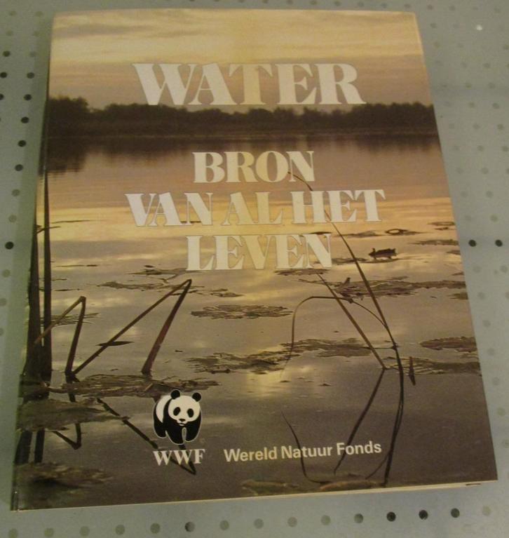 Water bron van al het leven door P.J. Nieuwenhoven e.a., Boeken, Natuur, Zo goed als nieuw, Natuur algemeen, Ophalen of Verzenden