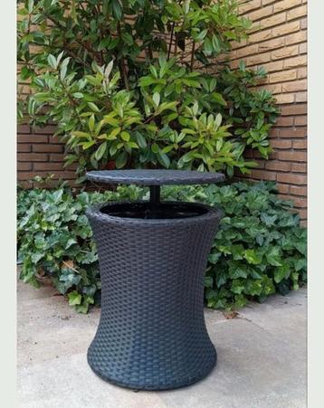 Coolbar, koeltafel wicker, weerbestendig, party tafel beschikbaar voor biedingen