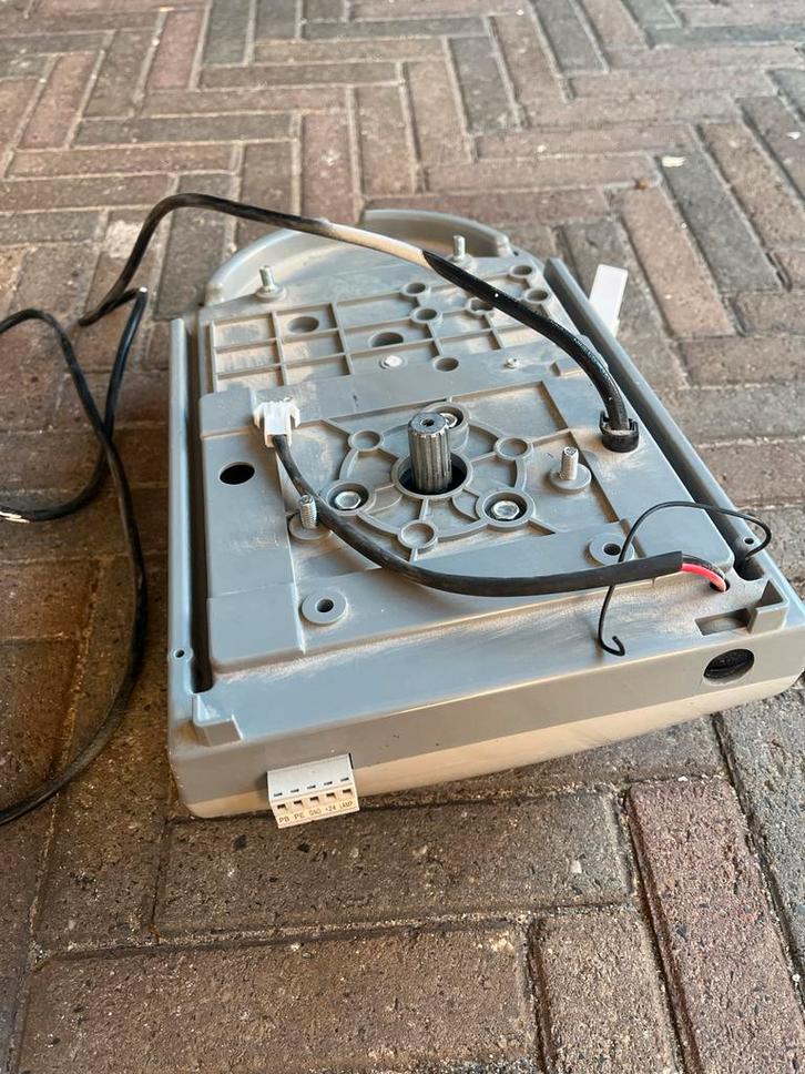 Garagedeur motor + deur, Doe-het-zelf en Verbouw, Motoren, Gebruikt, Elektromotor, Minder dan 1400 rpm, Ophalen