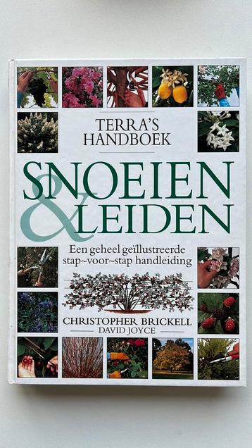 Christopher Brickell - Terra's handboek snoeien & leiden beschikbaar voor biedingen