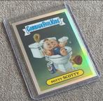 Garbage Pail Kids 2013 | CS 1 | Refractor | Potty Scotty 14a, Hobby en Vrije tijd, Stickers en Plaatjes, Ophalen of Verzenden